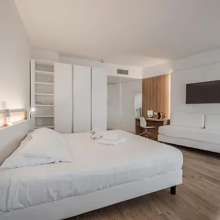 Hotiday Collection - Hotell Tirrenia